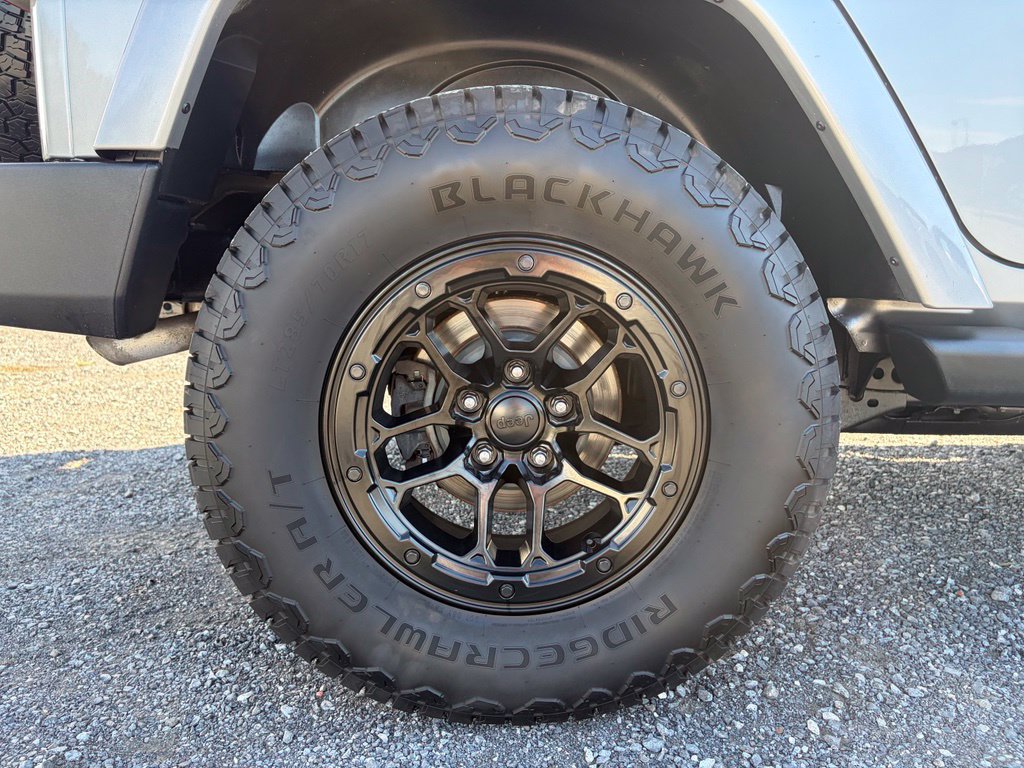 Used 2014 Jeep Wrangler Unlimited Sahara w/ Connectivity Group AWD/4WD image 19