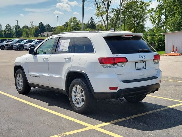 Used 2020 Jeep Grand Cherokee Laredo AWD/4WD image 3