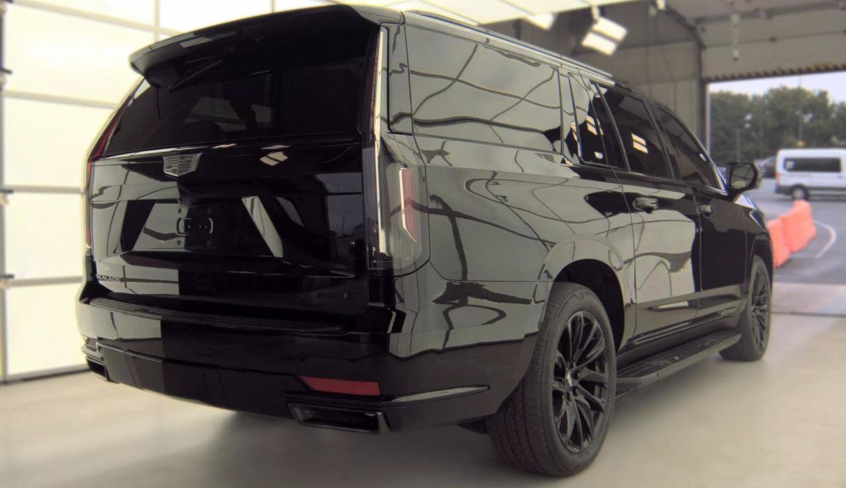 Used 2024 Cadillac Escalade ESV Sport w/ LPO, ONYX Package AWD/4WD image 3