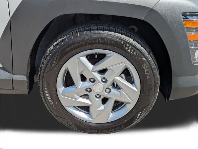 Used 2025 Hyundai Kona SE FWD image 11