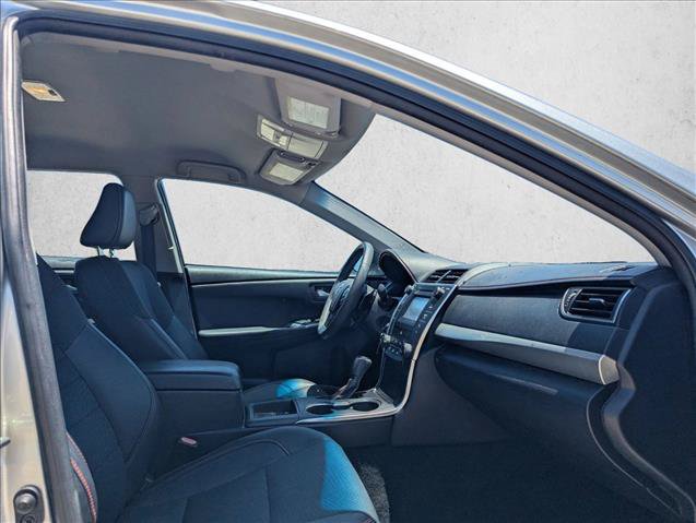Used 2016 Toyota Camry SE FWD image 15