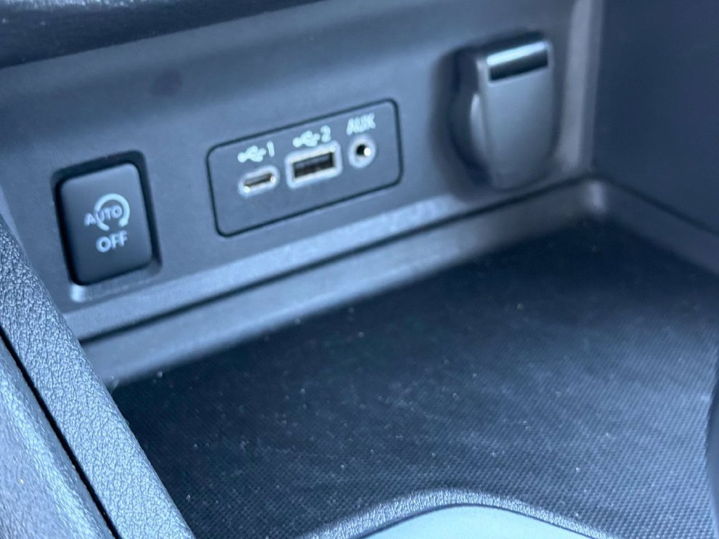 Used 2025 Nissan Sentra SR FWD image 19