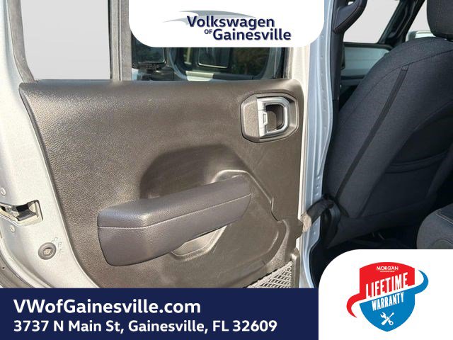 Used 2024 Jeep Wrangler Unlimited w/ Convenience Group AWD/4WD image 12
