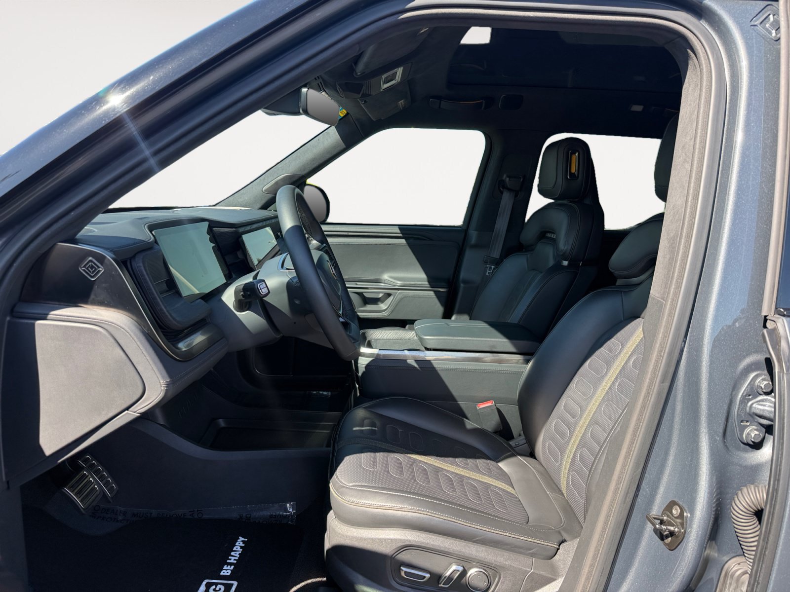 Used 2024 Rivian R1S Adventure Dual AWD/4WD image 10