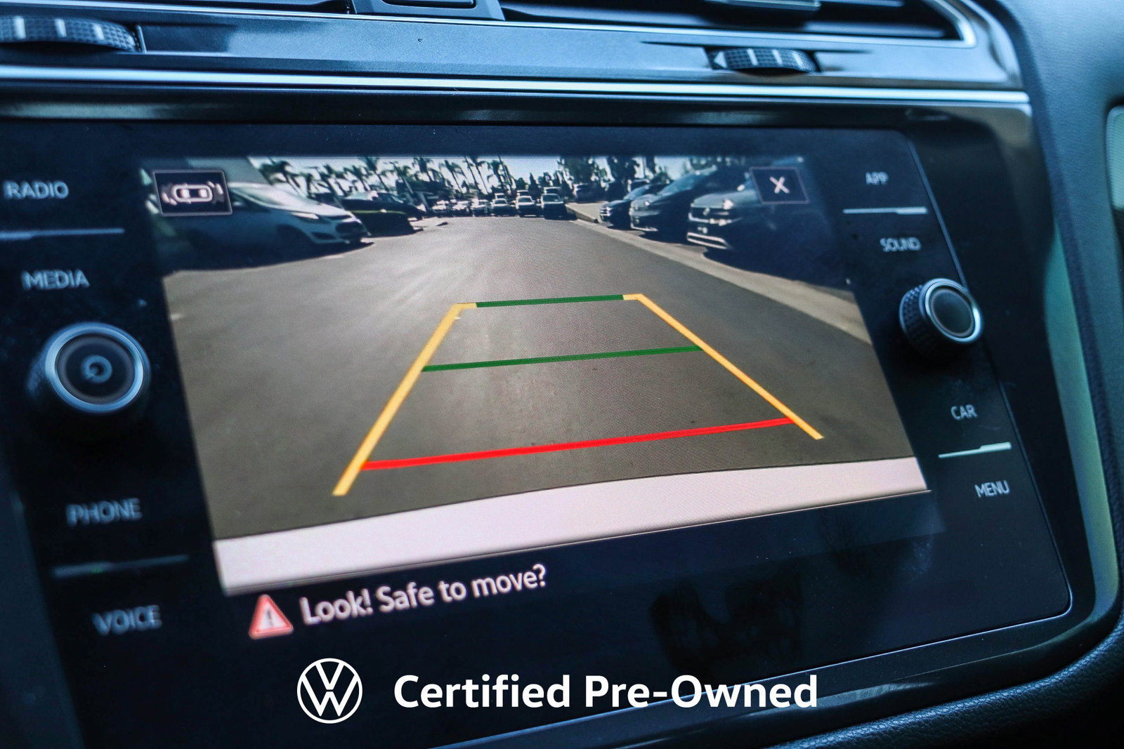 Used 2024 Volkswagen Tiguan SE AWD/4WD image 26