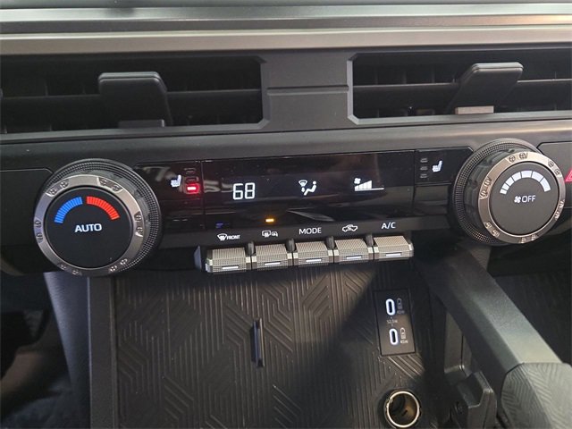 Used 2025 Toyota Tacoma TRD Off-Road image 18