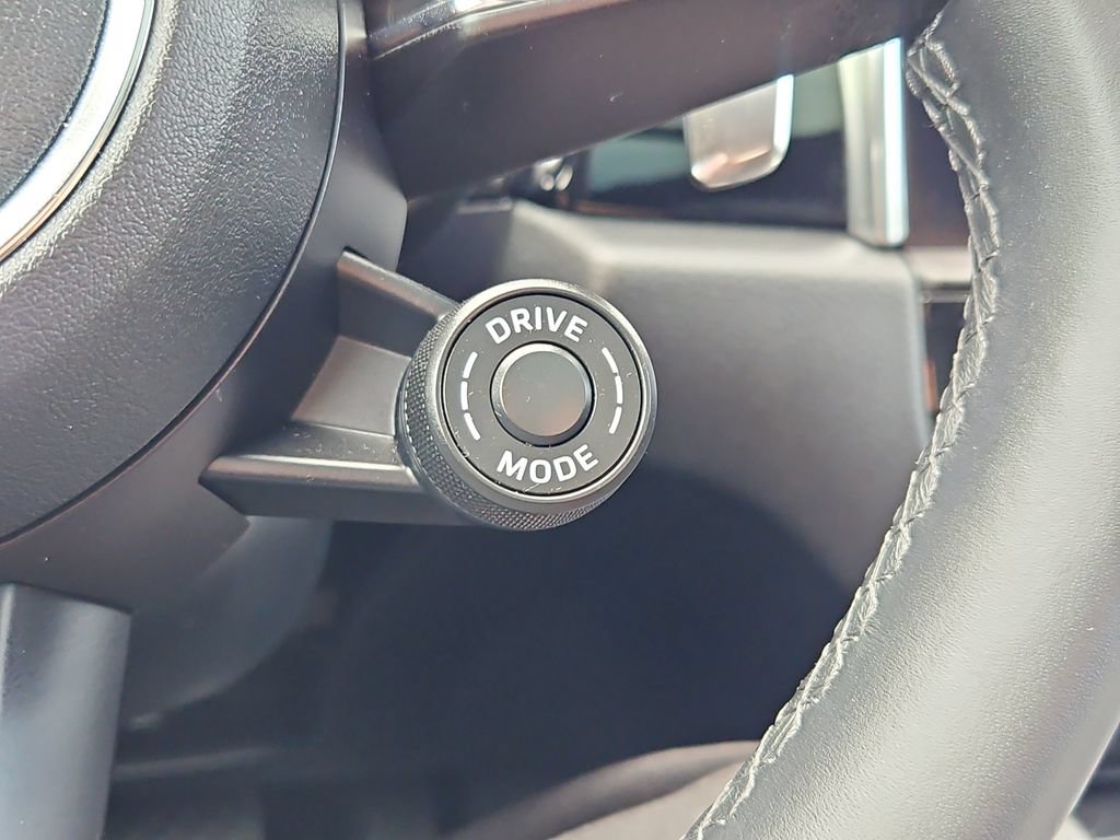 Certified 2026 Porsche Macan AWD/4WD image 19