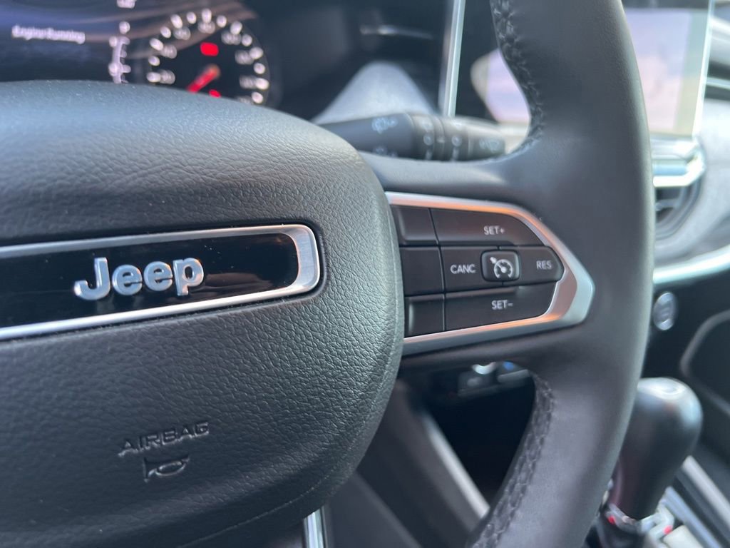 Used 2023 Jeep Compass Latitude image 20