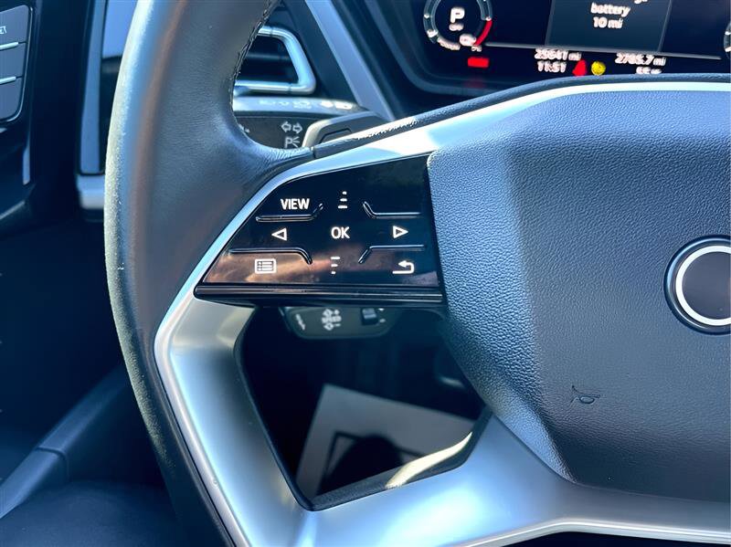 Used 2022 Audi Q4 e-tron Prestige image 17