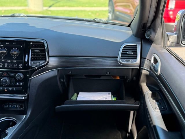Used 2019 Jeep Grand Cherokee Limited AWD/4WD image 32
