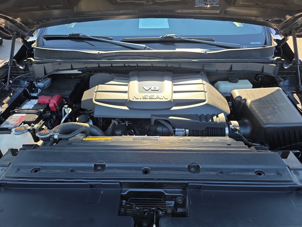 Used 2024 Nissan Titan PRO-4X w/ Pro-4x Convenience Package AWD/4WD image 13