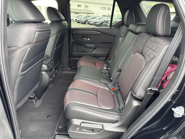 Used 2026 Honda Pilot Black Edition image 18