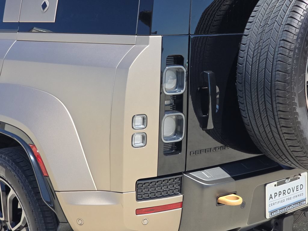 Certified 2025 Land Rover Defender 110 AWD/4WD image 35