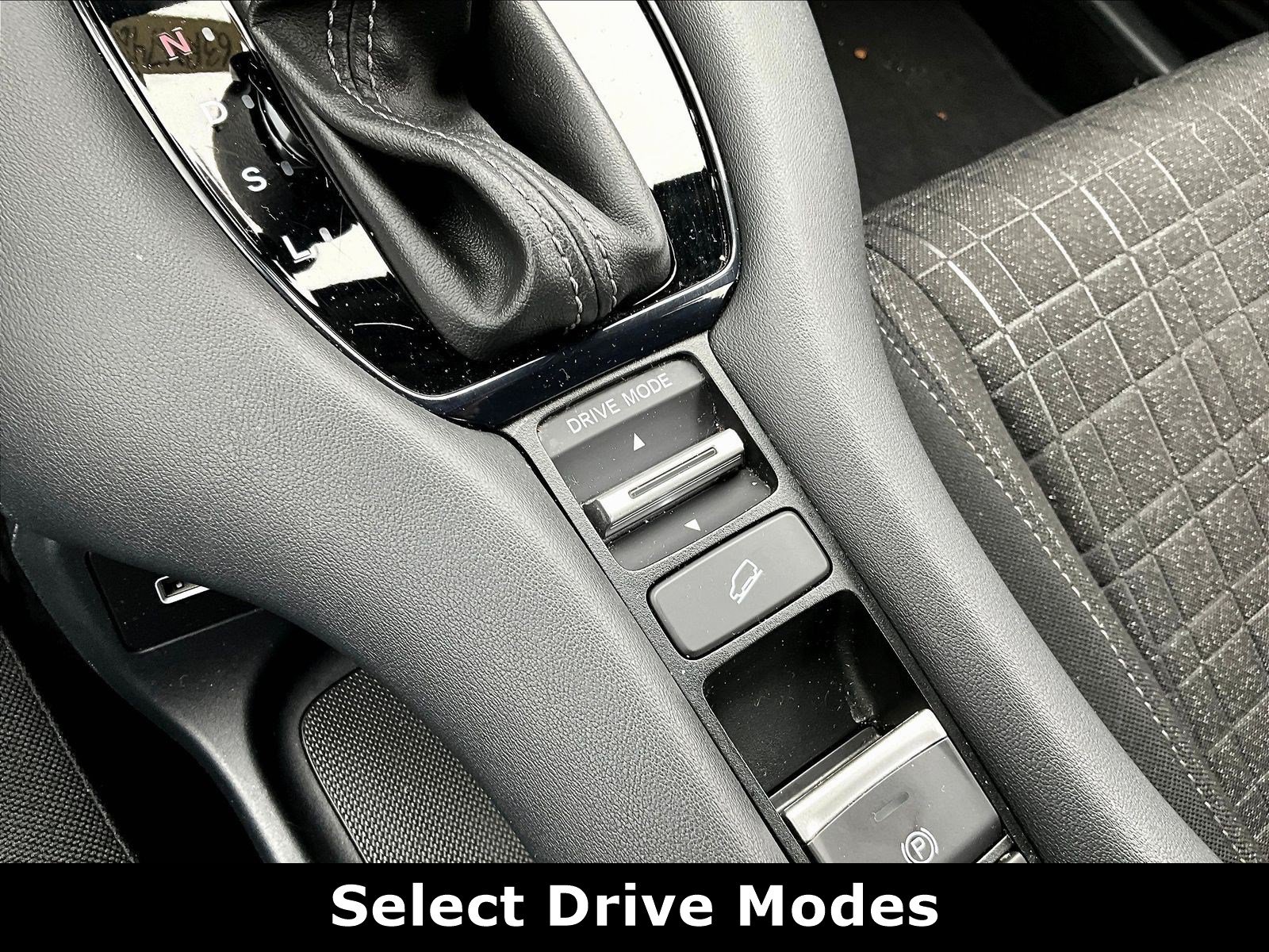 Used 2023 Honda HR-V LX image 14