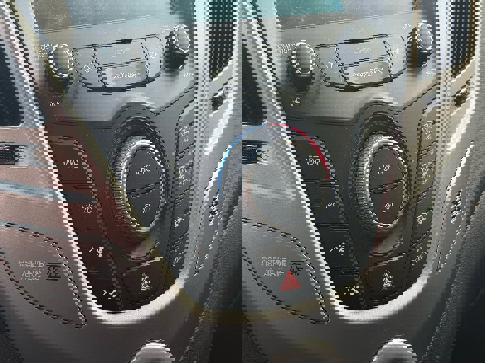 Used 2017 Hyundai Veloster Value Edition image 11