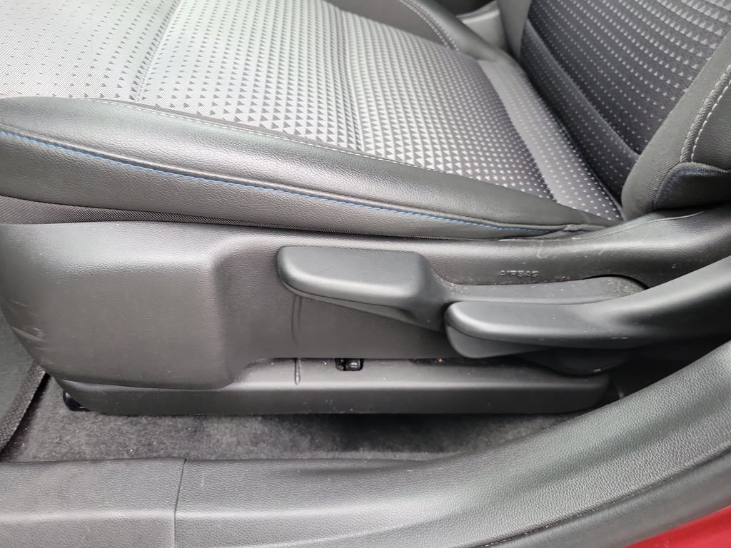 Used 2025 Chevrolet Trax LT FWD image 20