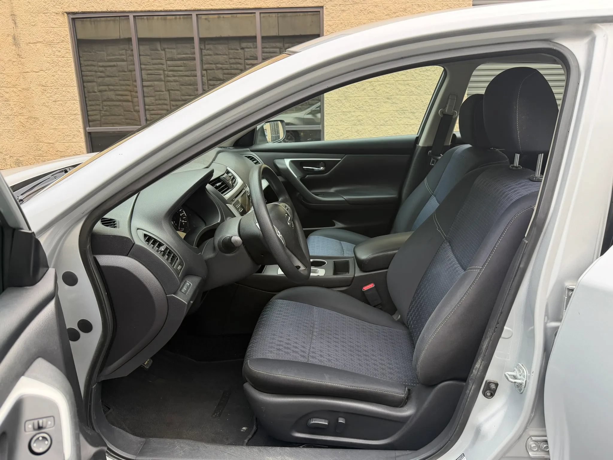 Used 2016 Nissan Altima 2.5 S w/ Power Driver Seat Package FWD image 21