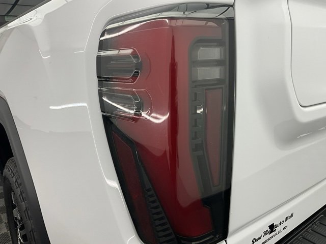 Used 2024 GMC Sierra 2500 AT4 w/ Technology Package image 24