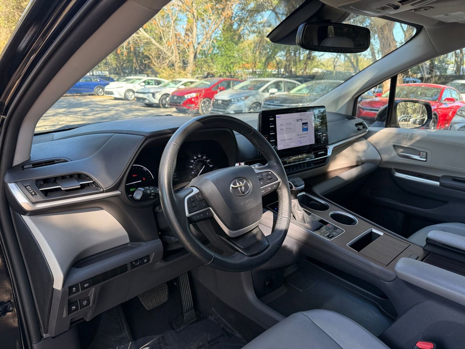 Used 2023 Toyota Sienna XLE image 36