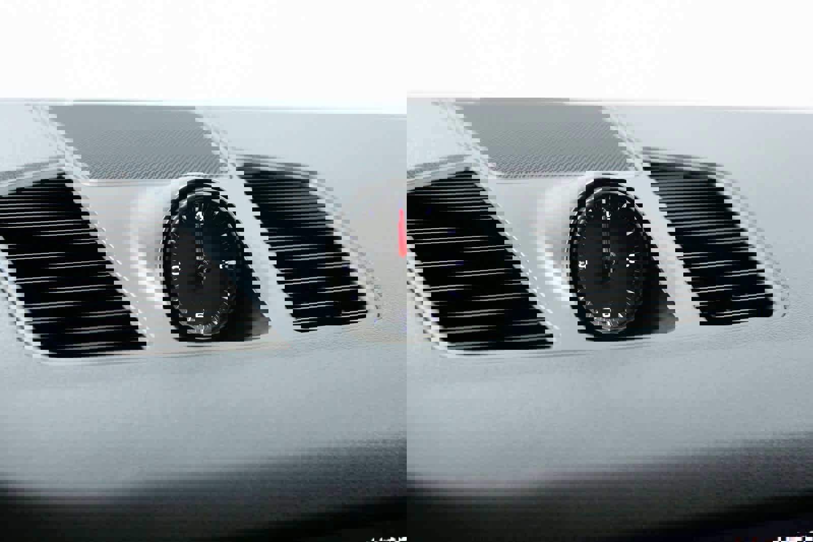 Certified 2022 Porsche Cayenne Platinum Edition image 22