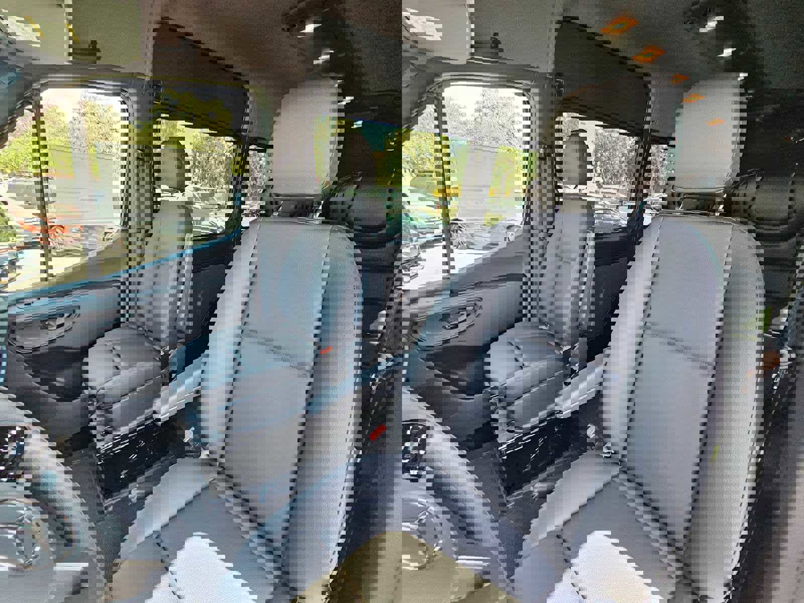 Used 2024 Mercedes-Benz Sprinter 3500 image 24