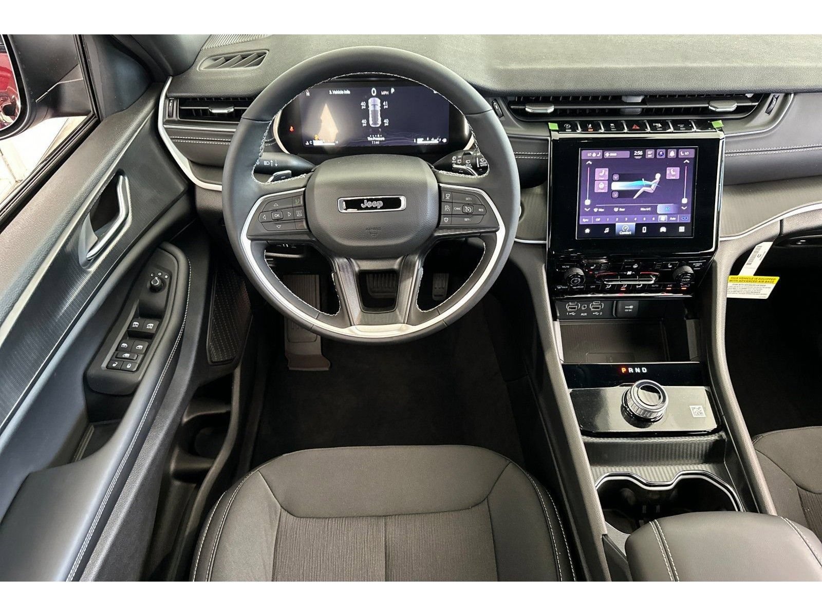New 2025 Jeep Grand Cherokee Laredo w/ Luxury Tech Group I RWD image 15
