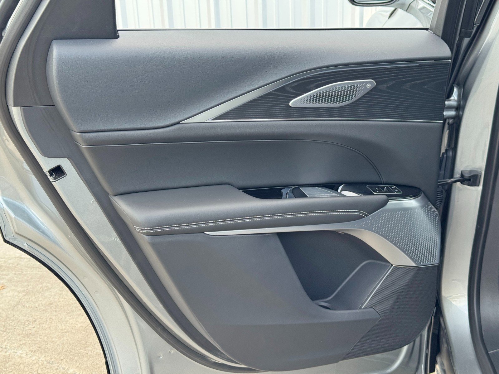 Used 2025 Cadillac Lyriq Luxury image 42