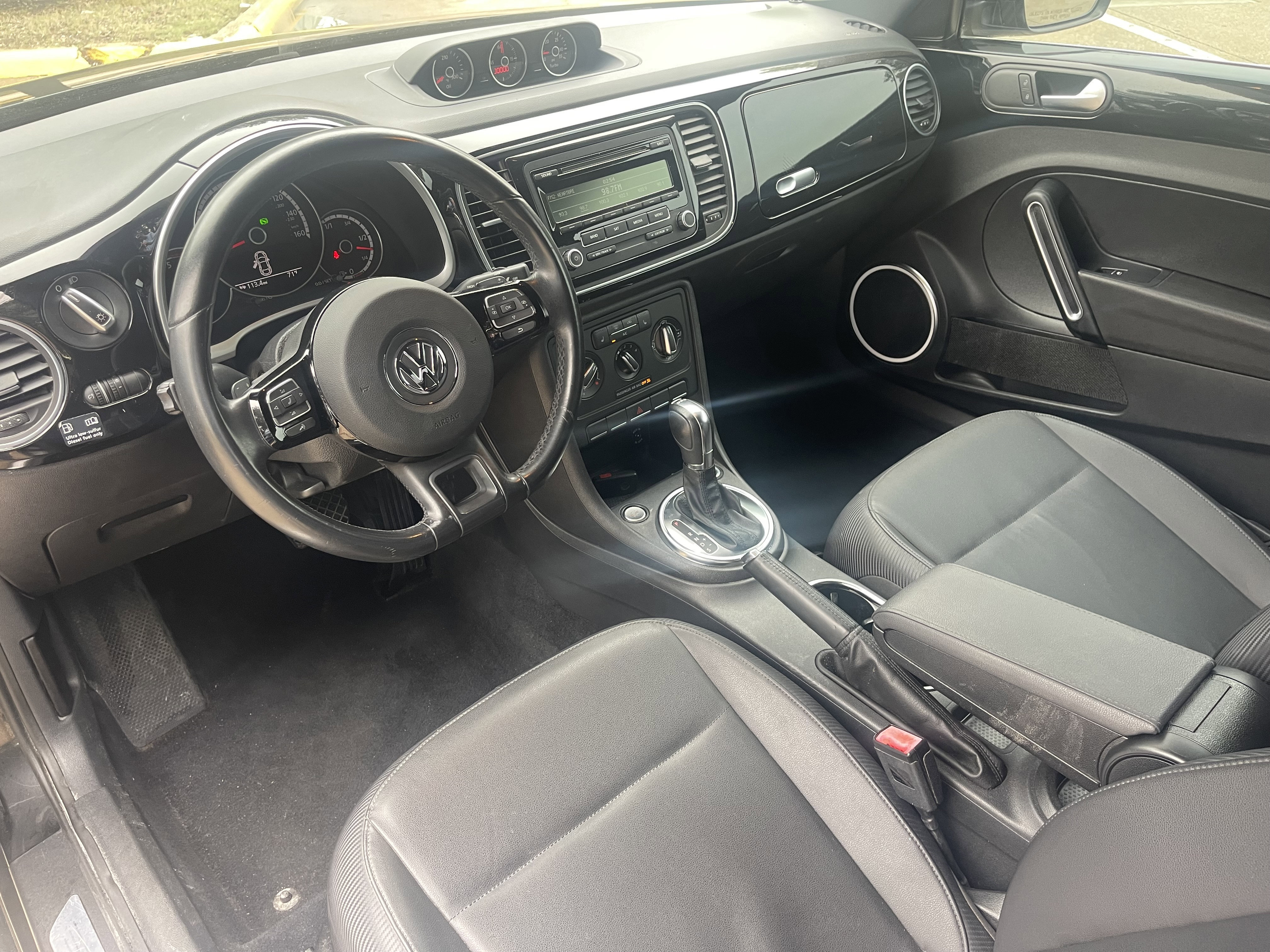 Used 2013 Volkswagen Beetle TDI image 16