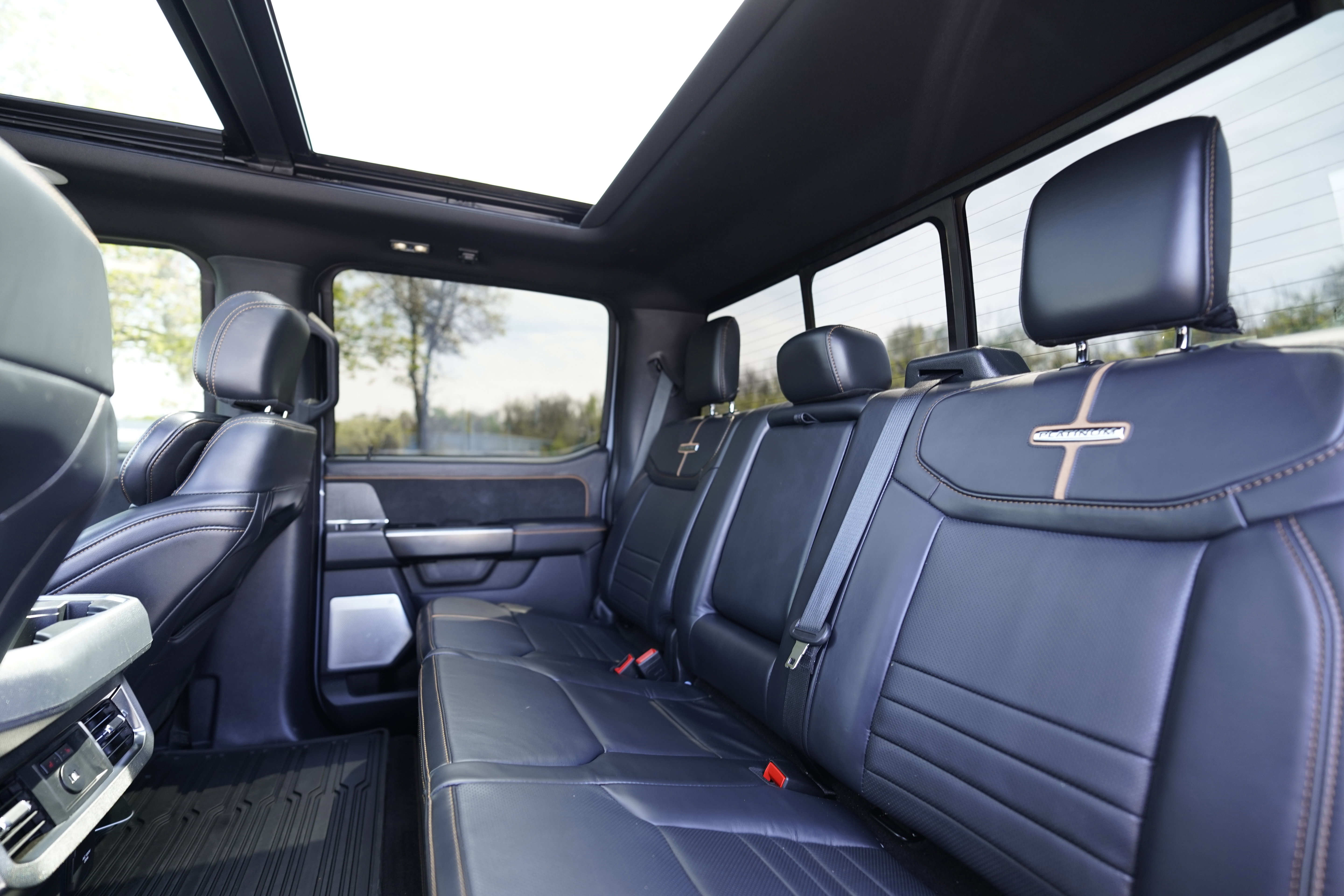 Used 2024 Ford F250 Platinum image 11