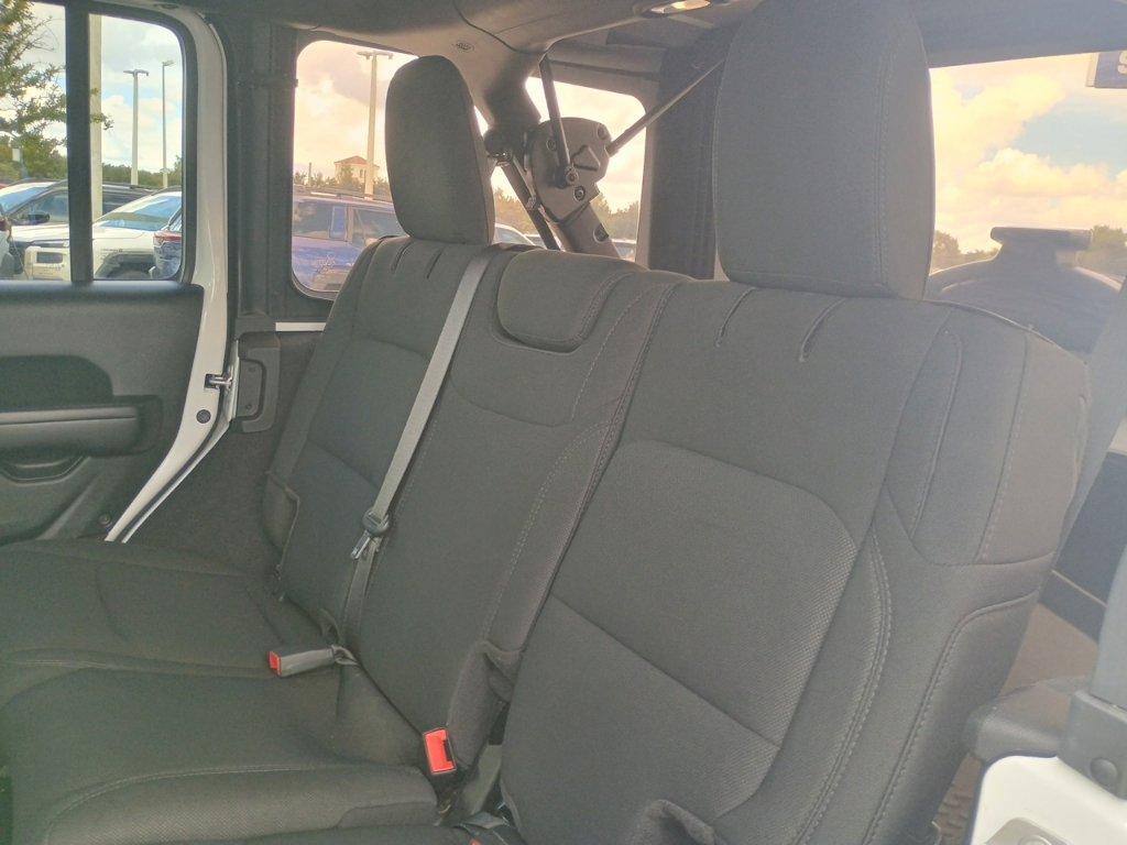 Used 2021 Jeep Wrangler Unlimited Sport AWD/4WD image 17