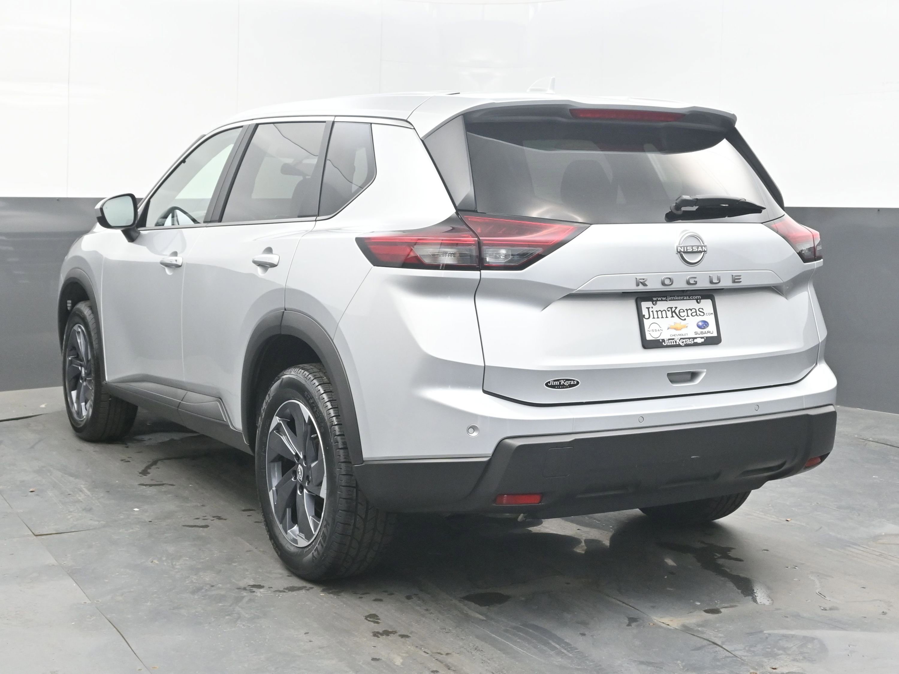 Used 2025 Nissan Rogue SV image 8