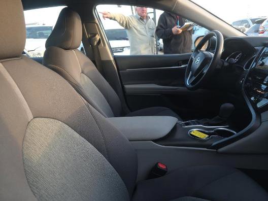 Used 2023 Toyota Camry LE image 9