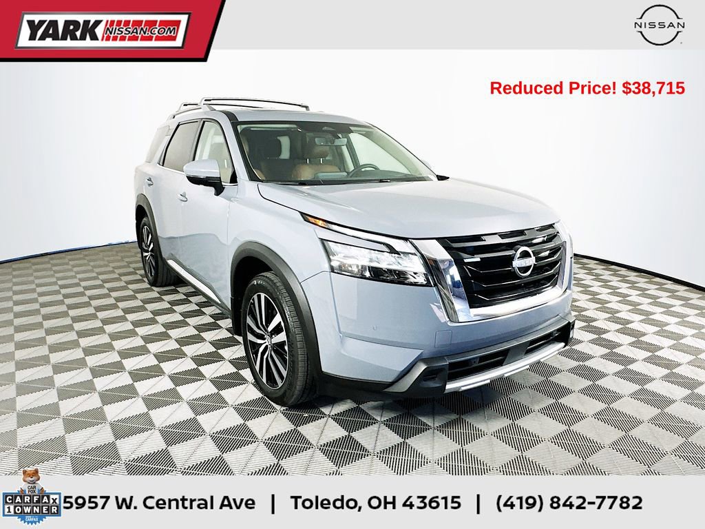 Used 2024 Nissan Pathfinder Platinum w/ Cargo Package