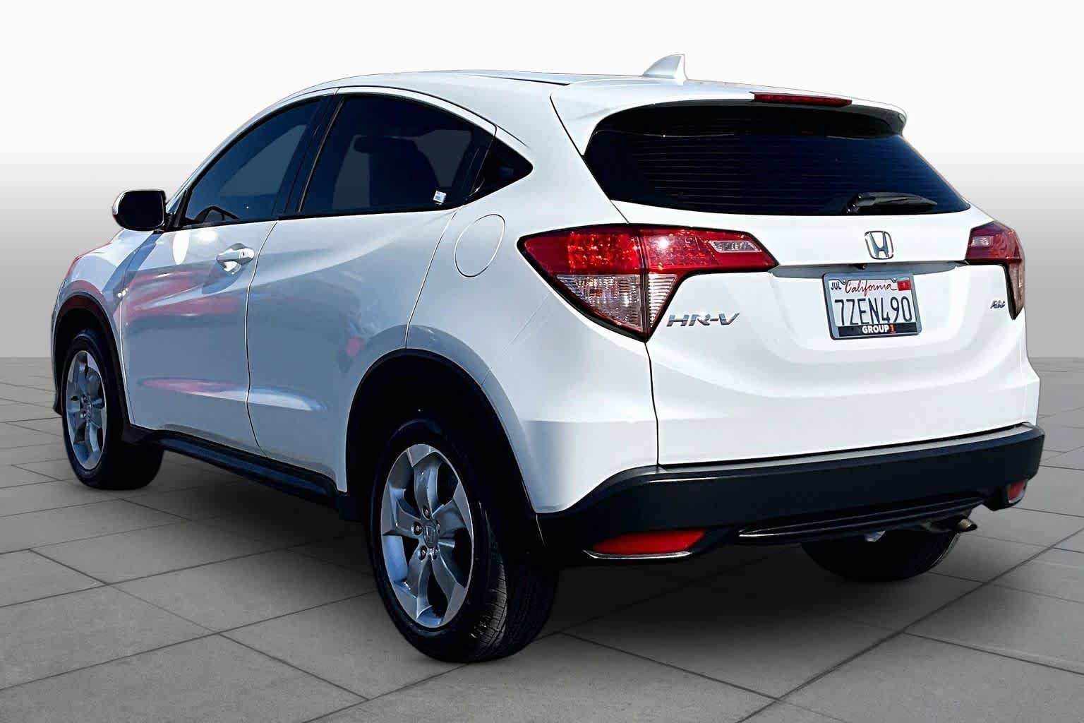 Used 2017 Honda HR-V LX image 11