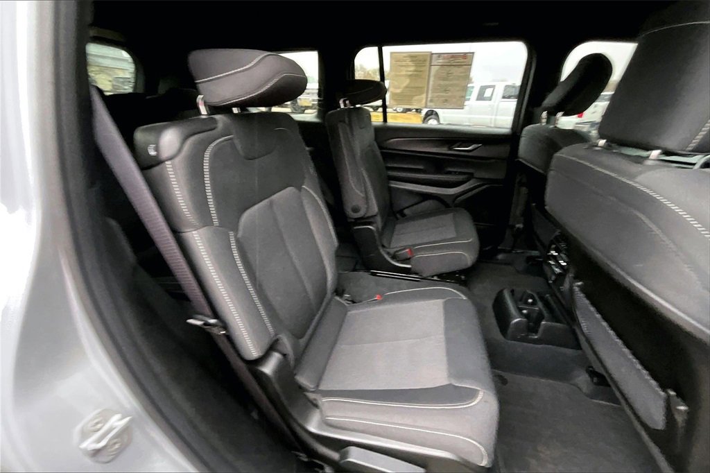Used 2025 Jeep Grand Cherokee L Laredo w/ Luxury Tech Group I image 27