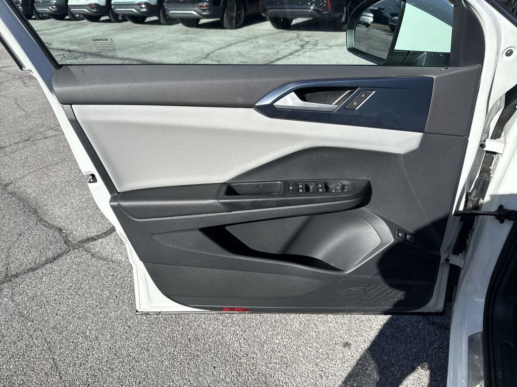 Used 2022 Volkswagen Taos SE image 21