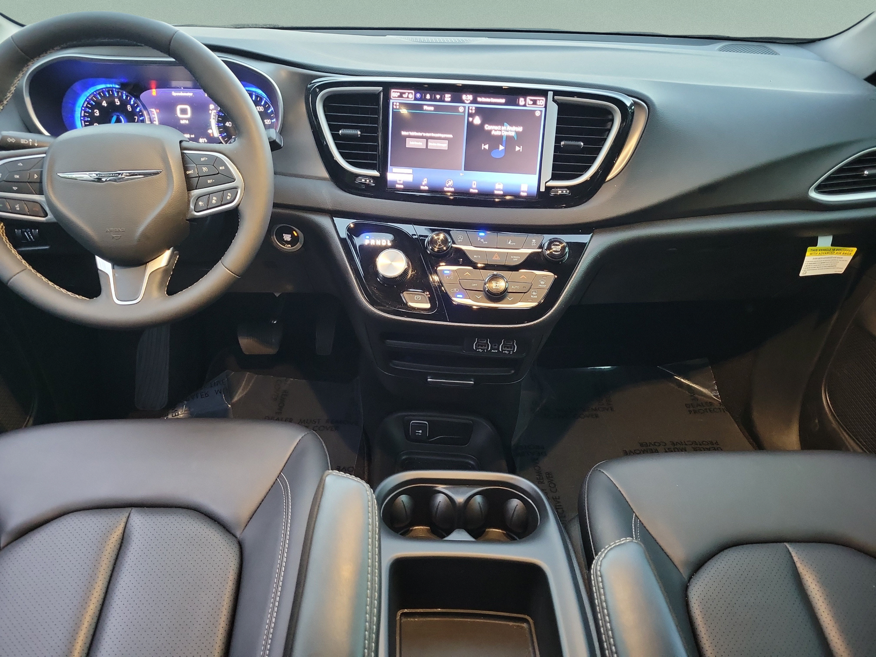 Used 2025 Chrysler Voyager LX FWD image 9