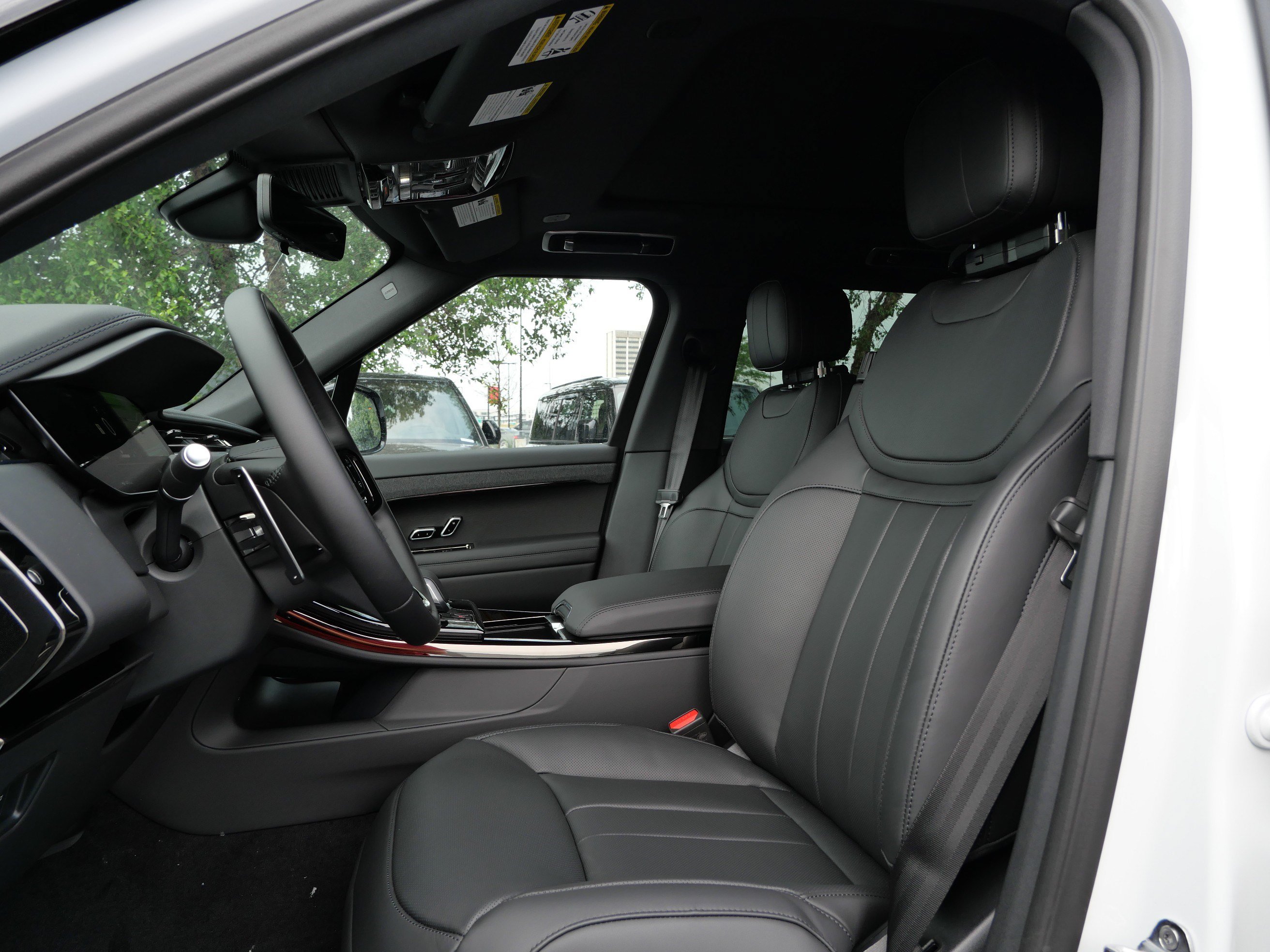 New 2026 Land Rover Range Rover Sport Dynamic SE AWD/4WD image 3