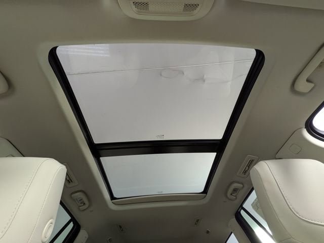 New 2025 Cadillac XT6 Premium Luxury w/ LPO, Floor Liner Package image 8