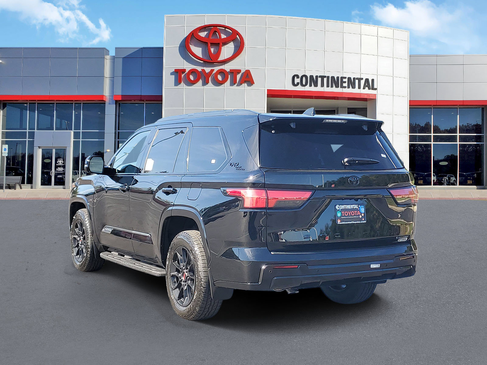 New 2026 Toyota Sequoia Platinum w/ TRD Off-Road Package AWD/4WD image 4