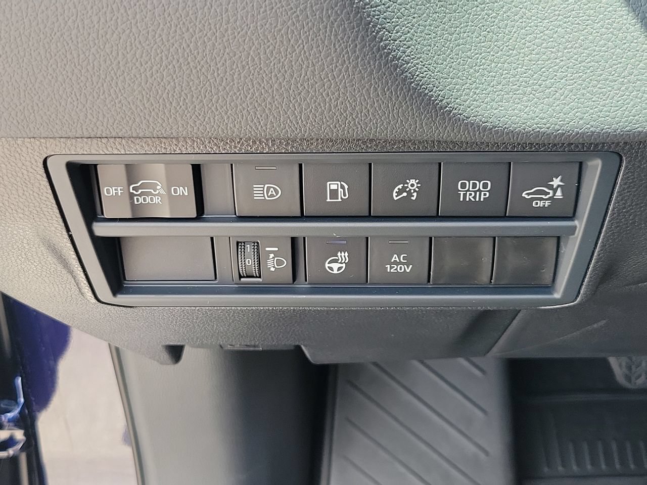 Used 2026 Toyota Sequoia Limited AWD/4WD image 30