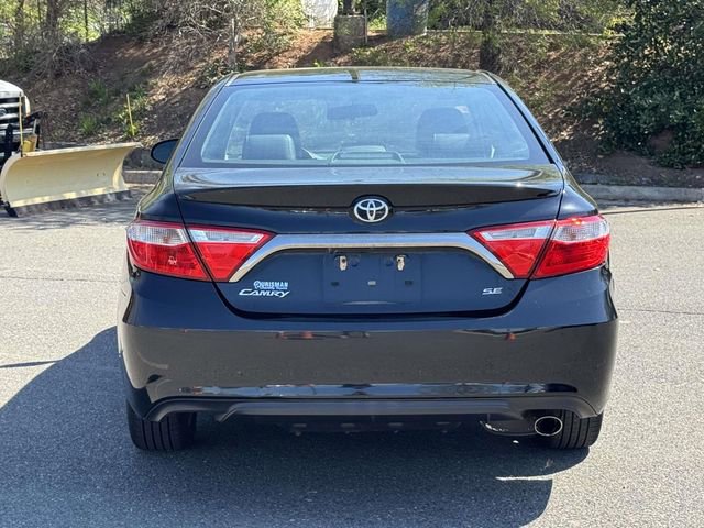 Used 2017 Toyota Camry SE image 2