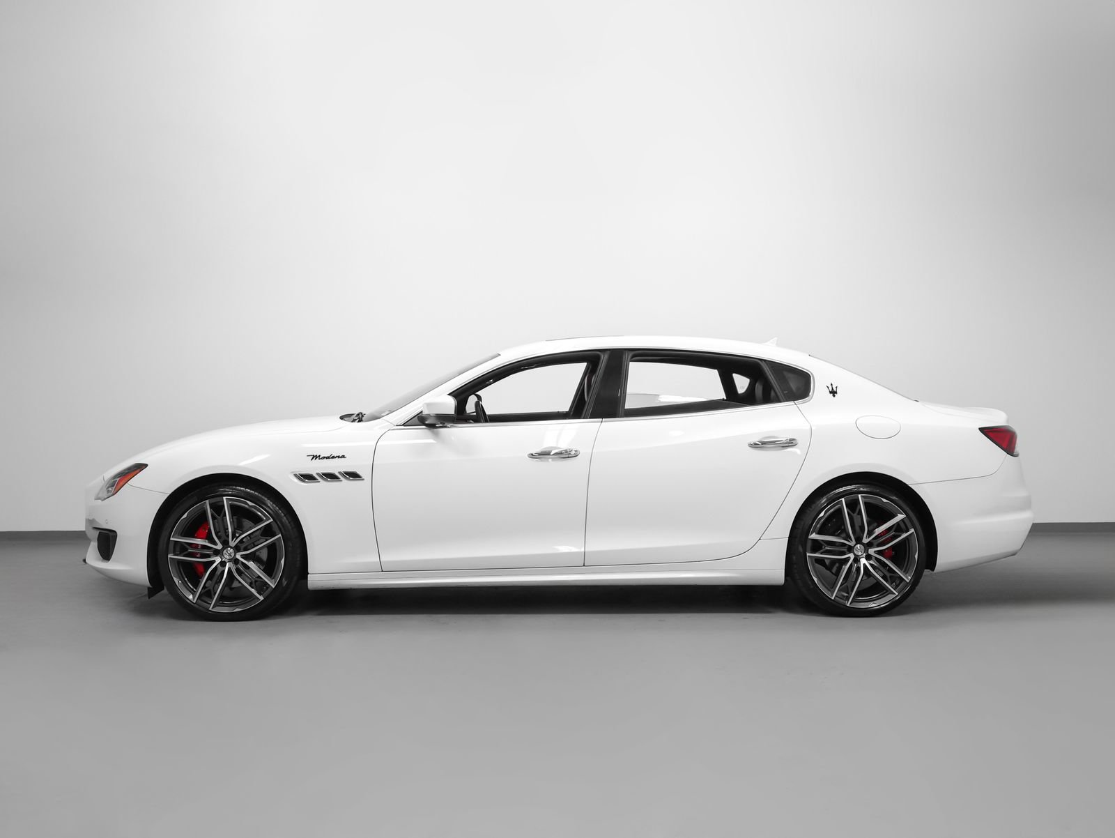 Used 2023 Maserati Quattroporte Modena RWD image 2
