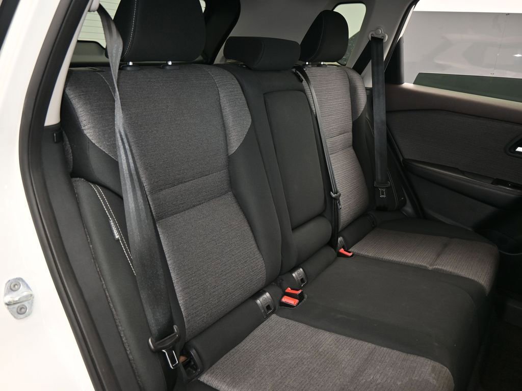 Used 2023 Nissan Rogue SV image 39