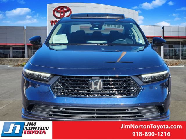 Used 2025 Honda Accord Touring image 2