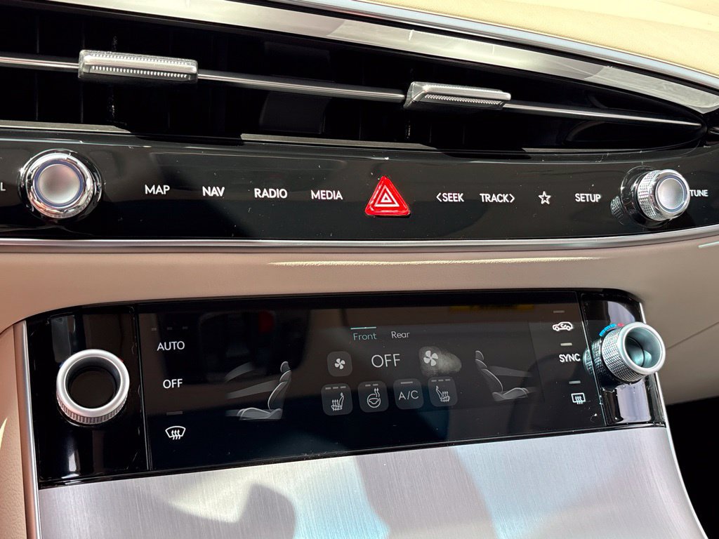 New 2027 Genesis GV70 2.5T Select AWD/4WD image 18