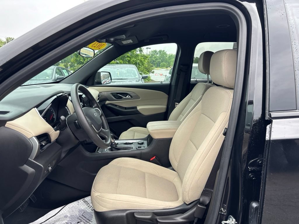 Used 2023 Chevrolet Traverse LS w/ Midnight/Sport Edition AWD/4WD image 18