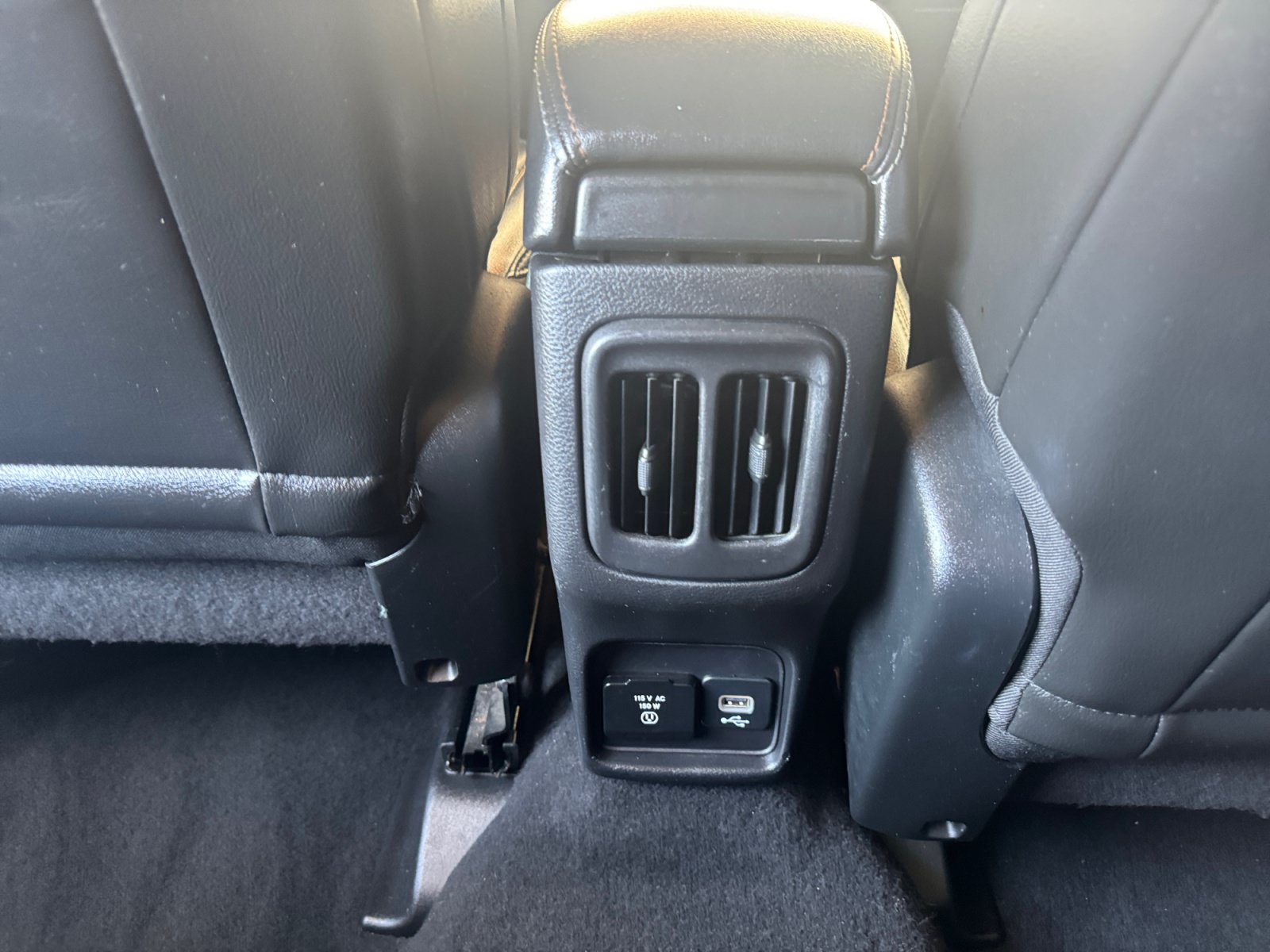 Used 2018 Jeep Compass Latitude w/ Popular Equipment Group FWD image 16