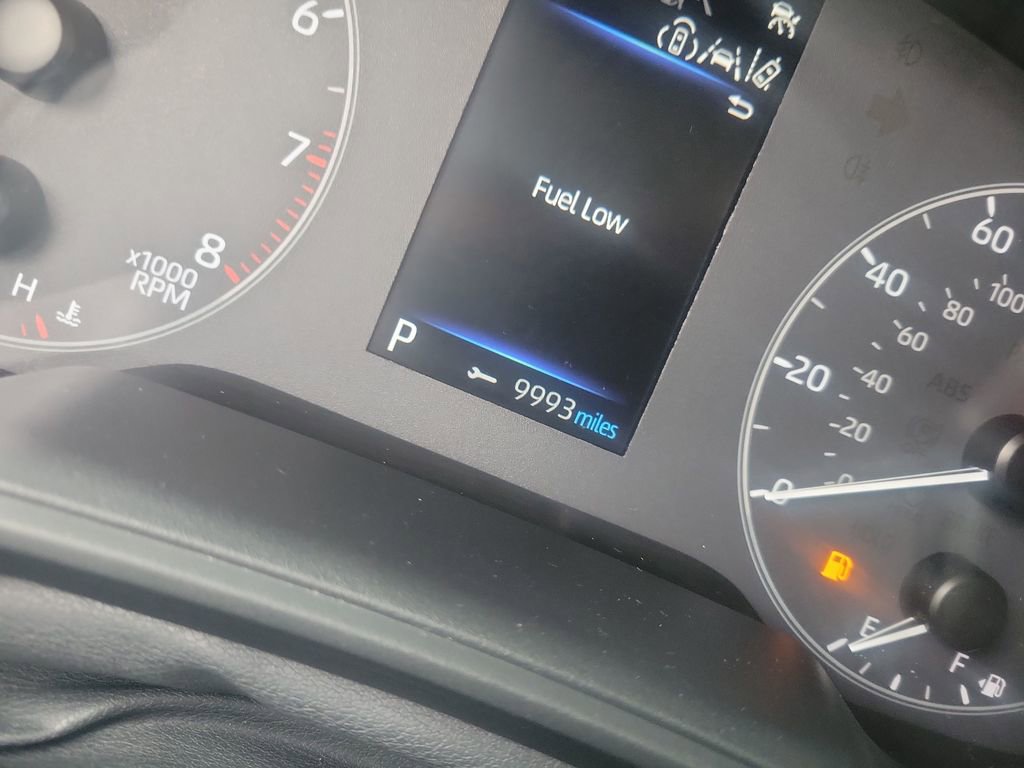 Certified 2023 Toyota Corolla Cross LE image 33