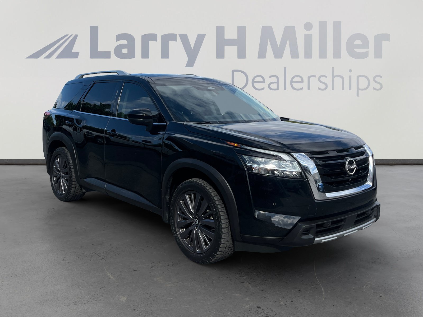 Used 2023 Nissan Pathfinder SL w/ SL Premium Package AWD/4WD image 7